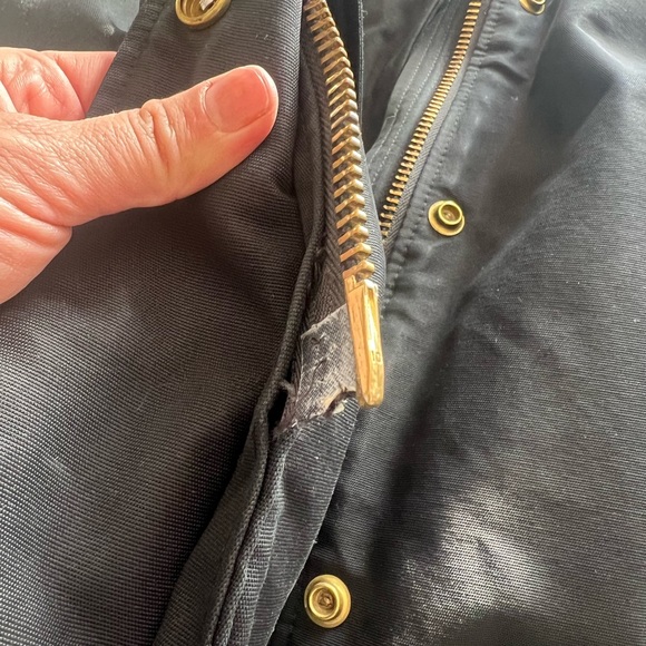 Moose knuckles jacket gold and black - Picture 8 of 10